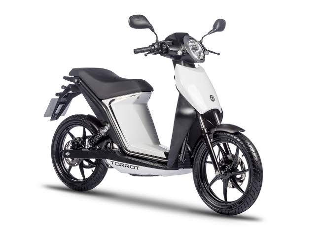 Torrot Muvi electric scooter rental in Kos